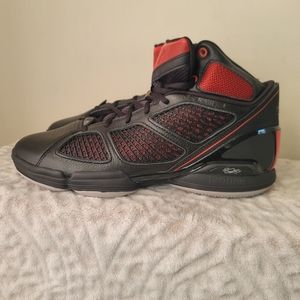 Adidas Men's Adizero Rose 1.5 R Basketball Shoes Size 12 Sneakers Black/Red NWT